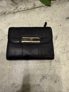 Coach Kirsten Black Leather Wallet Silver Clasp Bifold Wallet